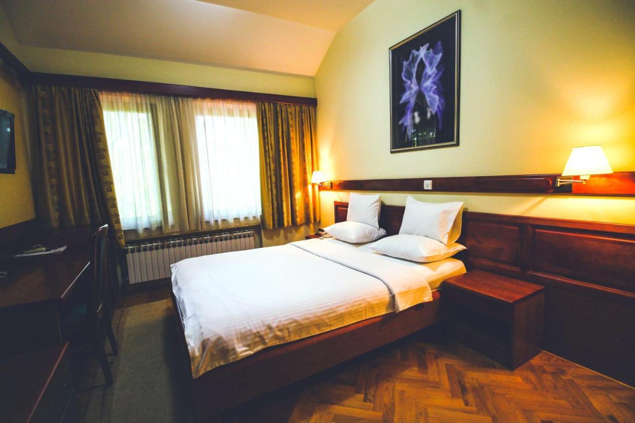 Hotel Vila Vrbas Banja Luka Kültér fotó