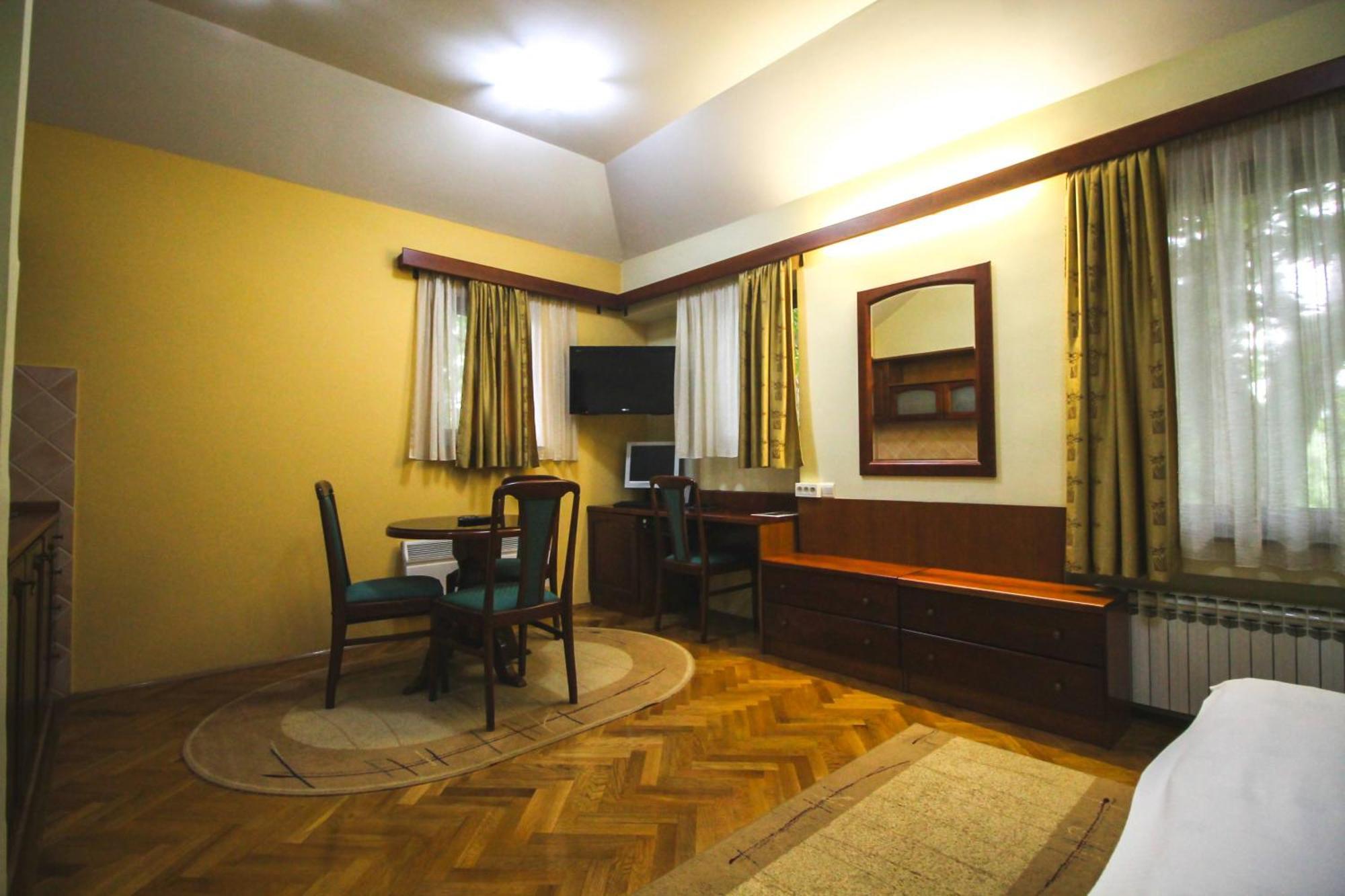 Hotel Vila Vrbas Banja Luka Kültér fotó